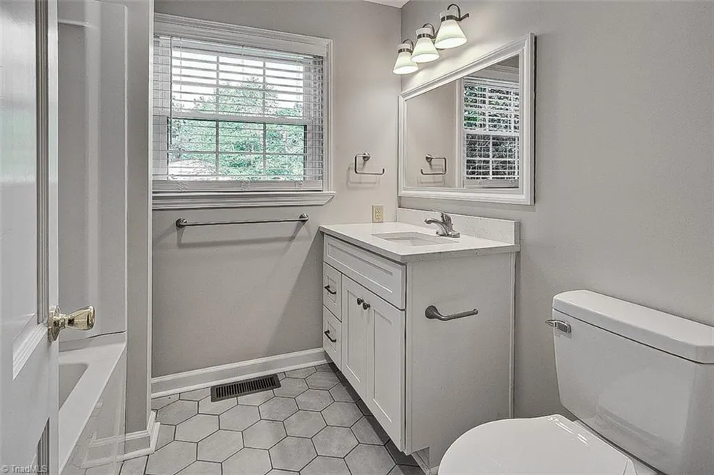 864 Parkview Street Asheboro, NC 27203