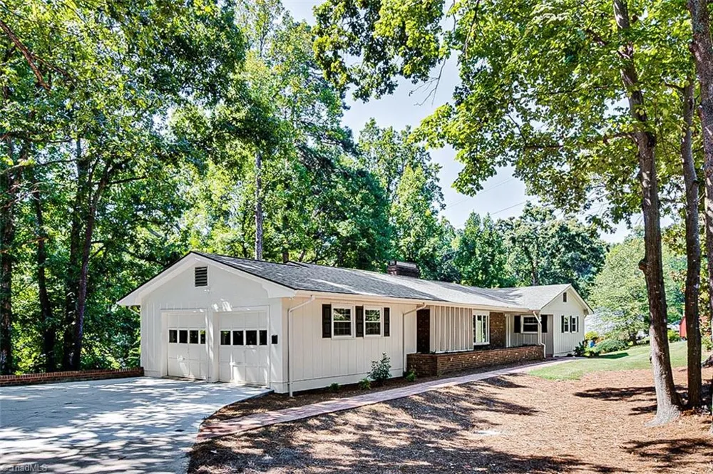864 Parkview Street Asheboro, NC 27203