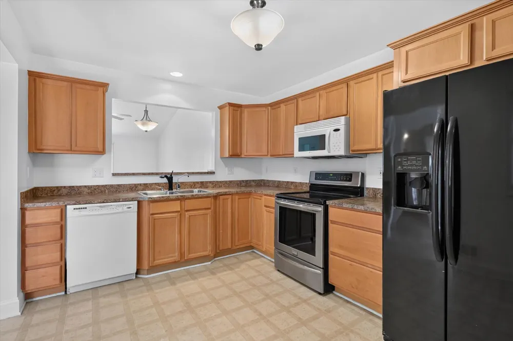 35251 Silver Maple Drive Clinton Charter Township, MI 48035
