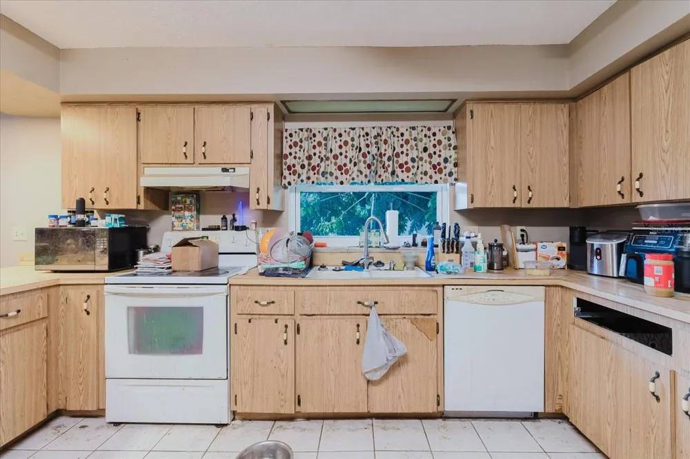 8513 BELLA VIADUCT Hudson, FL 34667
