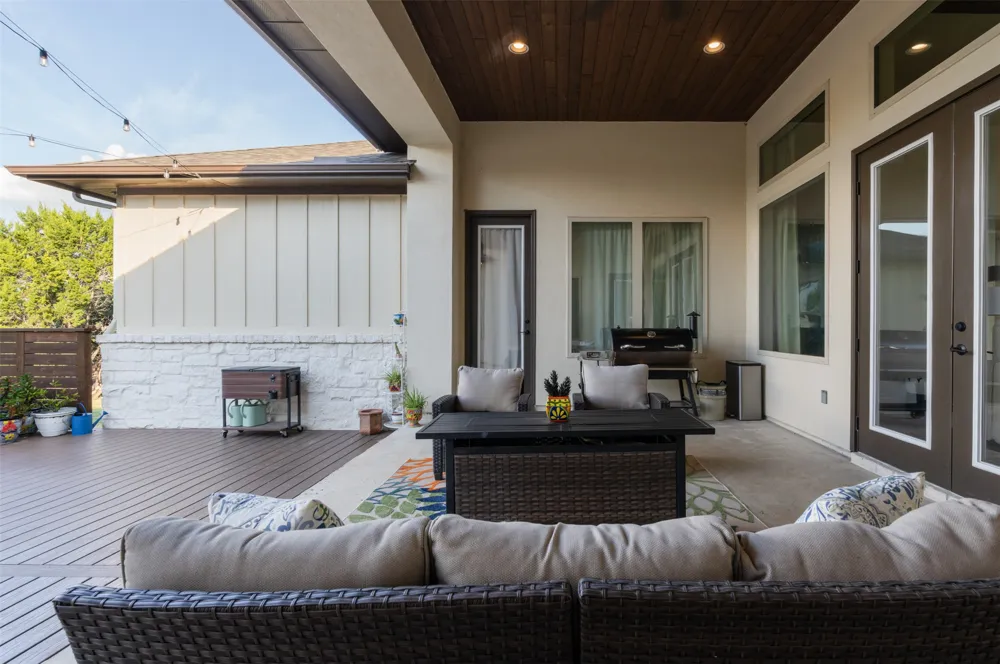 231 Gaucho Way Dripping Springs, TX 78620