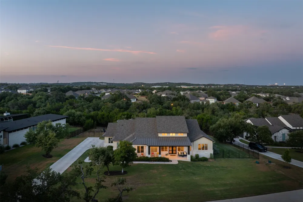 231 Gaucho Way Dripping Springs, TX 78620