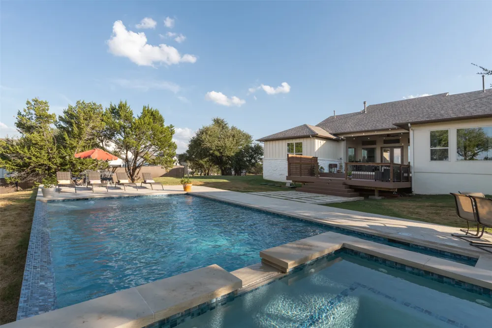 231 Gaucho Way Dripping Springs, TX 78620