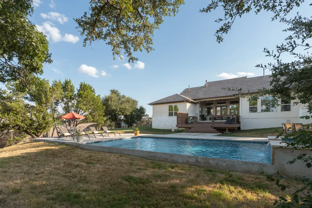 231 Gaucho Way Dripping Springs, TX 78620