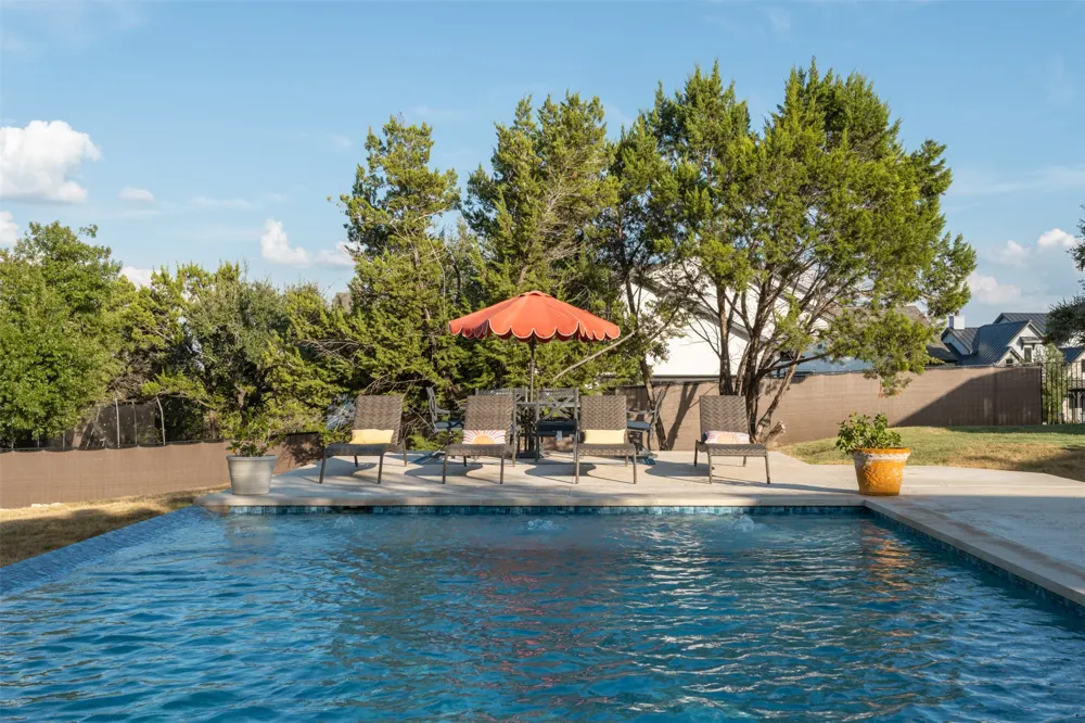 231 Gaucho Way Dripping Springs, TX 78620