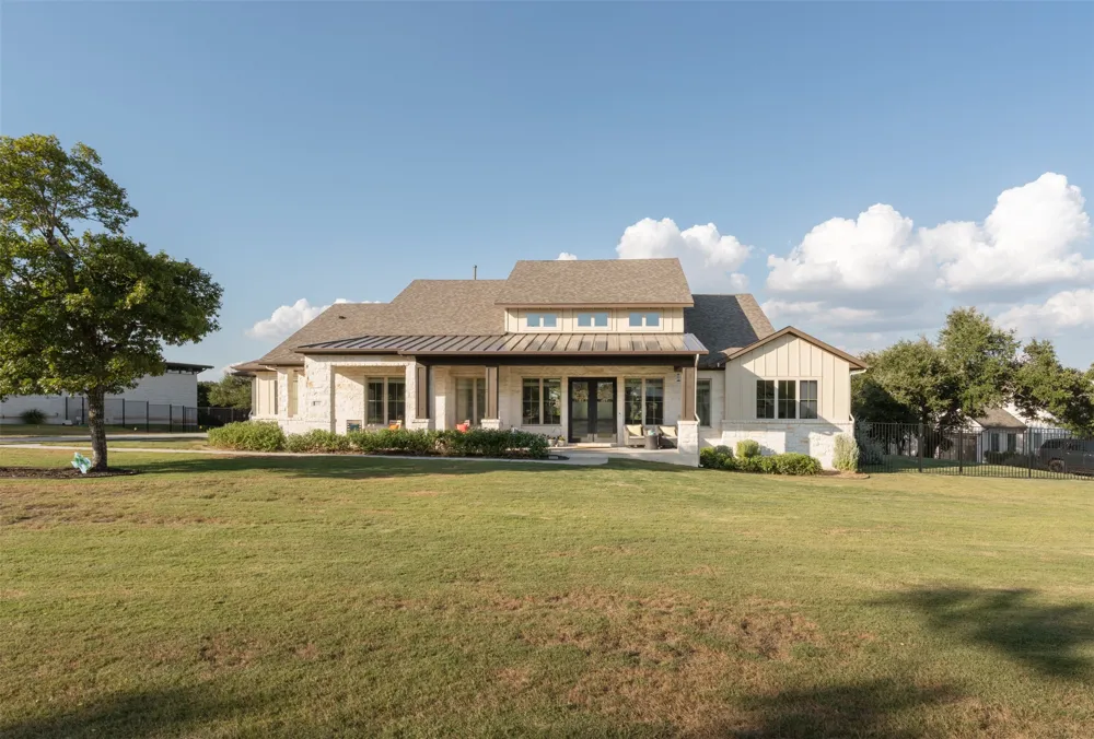 231 Gaucho Way Dripping Springs, TX 78620