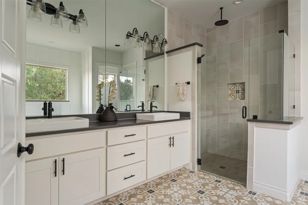 231 Gaucho Way Dripping Springs, TX 78620