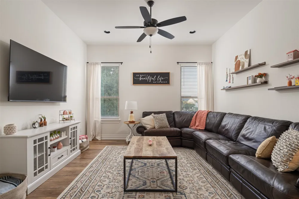 231 Gaucho Way Dripping Springs, TX 78620