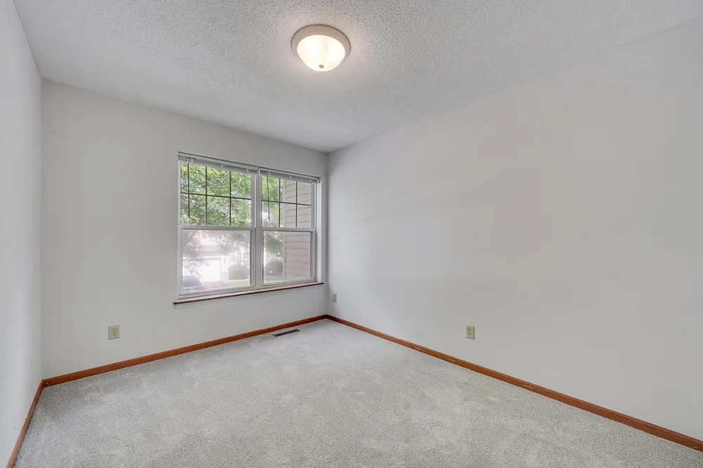 966 Princeton Avenue Shakopee, MN 55379