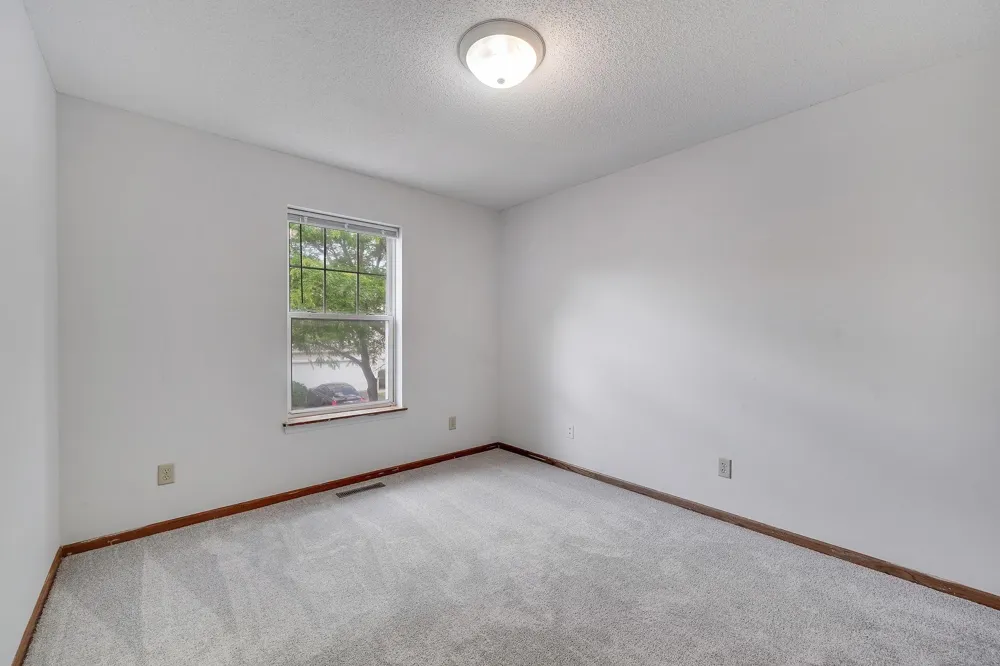 966 Princeton Avenue Shakopee, MN 55379