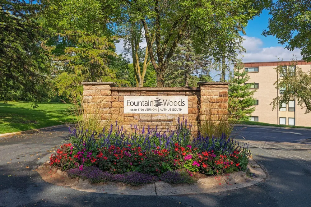 6710 Vernon Avenue S #406 Edina, MN 55436