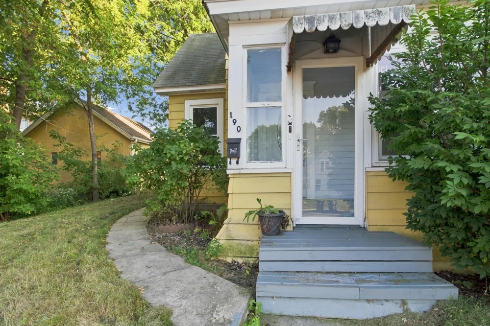 190 Annapolis Street E West Saint Paul, MN 55118