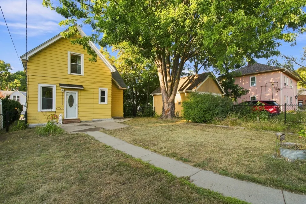 190 Annapolis Street E West Saint Paul, MN 55118