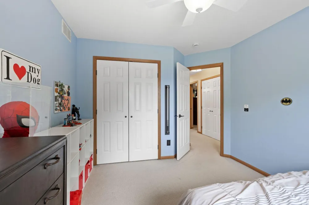 8018 Greenbriar Lane Woodbury, MN 55125