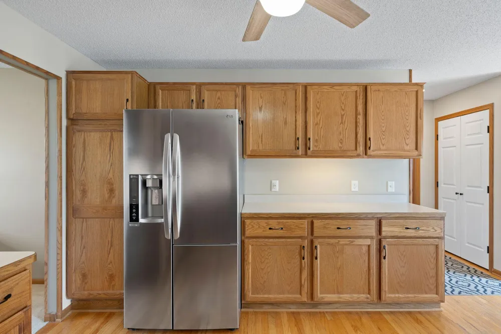 8018 Greenbriar Lane Woodbury, MN 55125