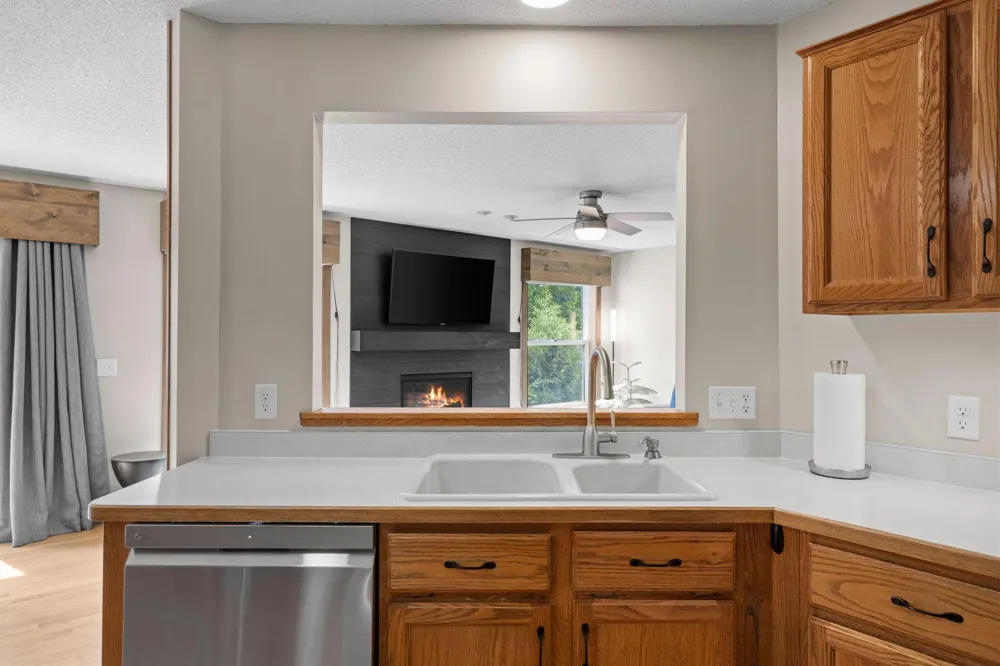 8018 Greenbriar Lane Woodbury, MN 55125