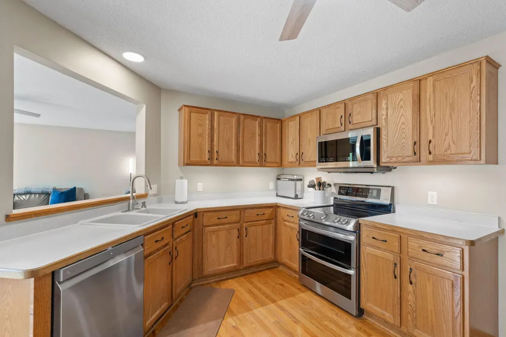 8018 Greenbriar Lane Woodbury, MN 55125