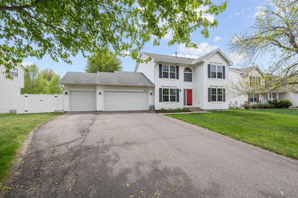 8018 Greenbriar Lane Woodbury, MN 55125