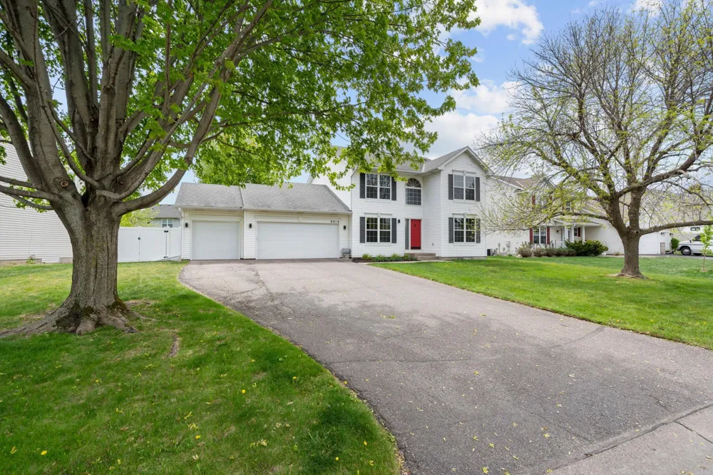 8018 Greenbriar Lane Woodbury, MN 55125