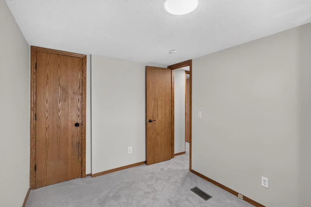9636 Heath Avenue S Cottage Grove, MN 55016