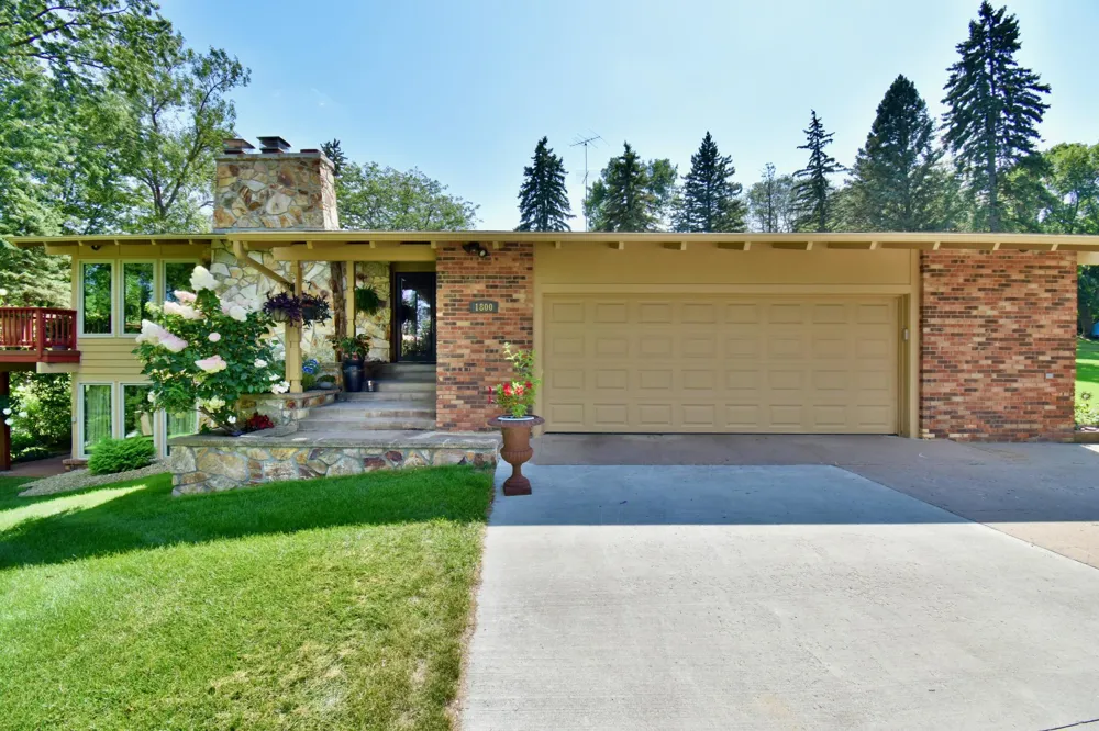 1800 Linda Lane Saint Cloud, MN 56301