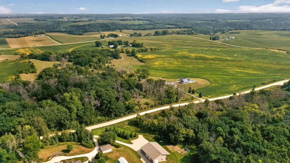 4459 130th Street NW Mazeppa, MN 55956