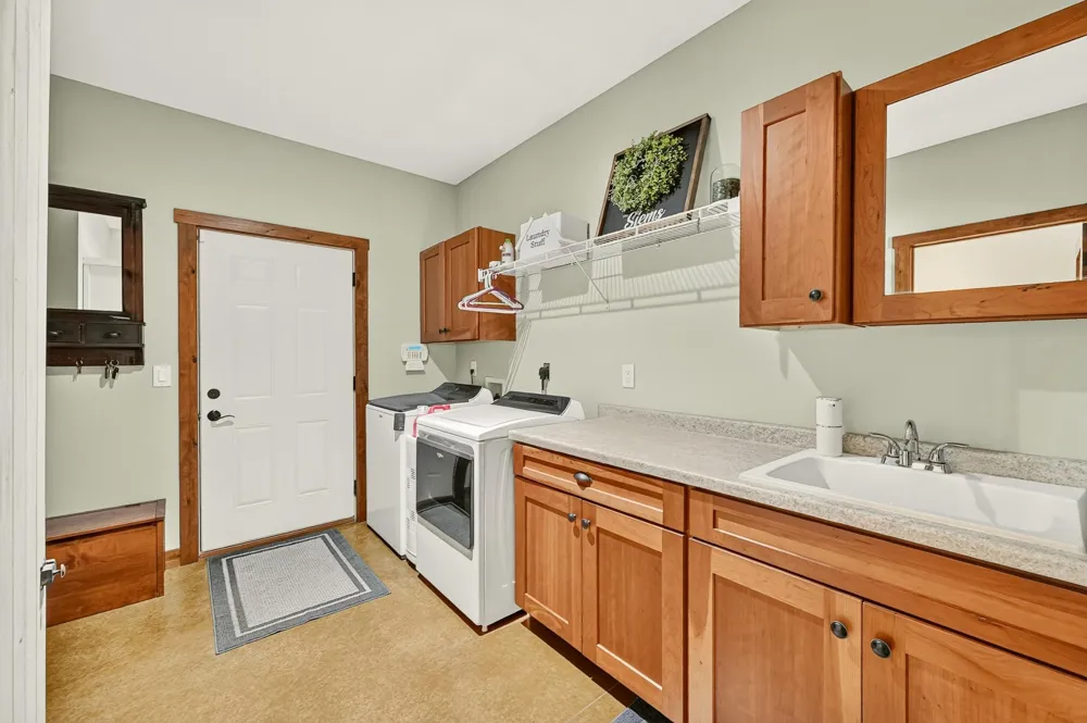 4459 130th Street NW Mazeppa, MN 55956