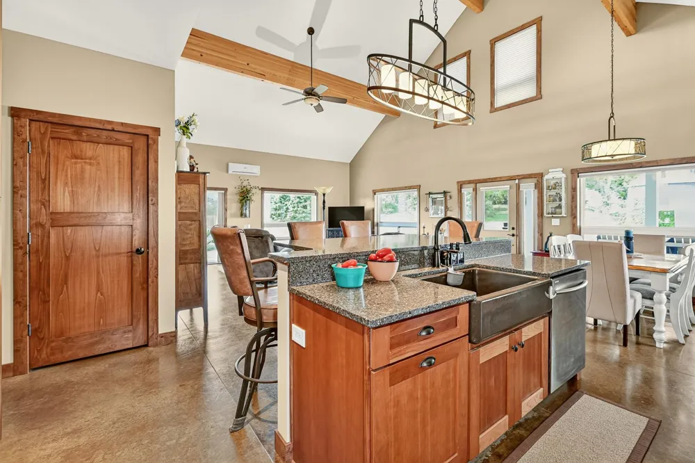 4459 130th Street NW Mazeppa, MN 55956