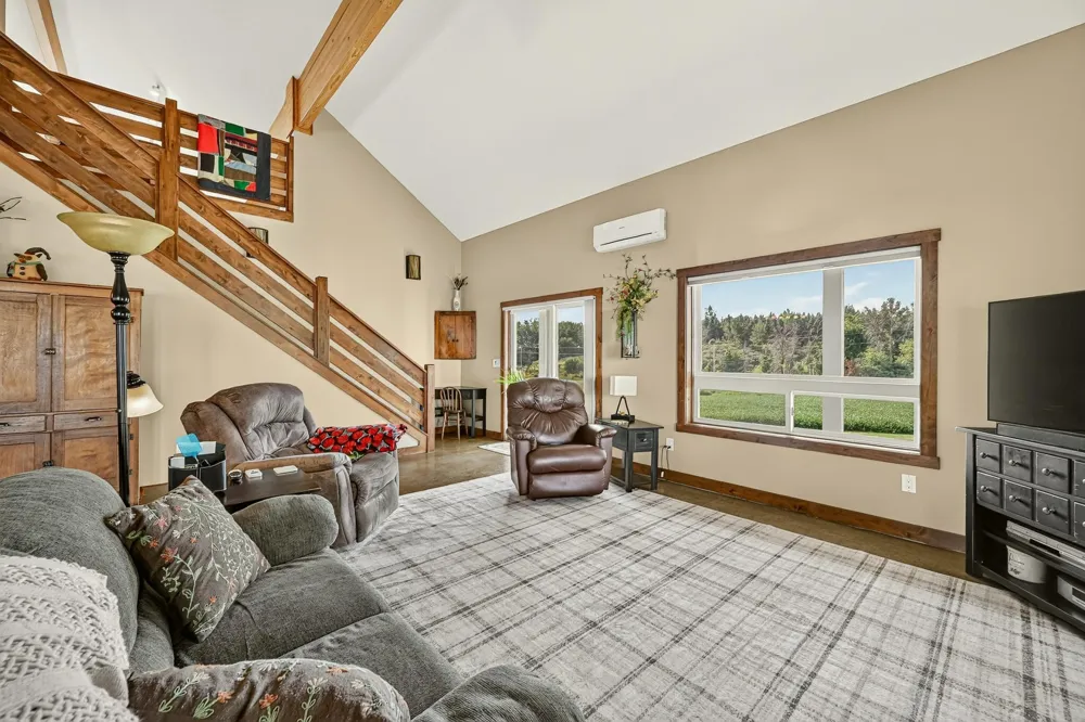 4459 130th Street NW Mazeppa, MN 55956