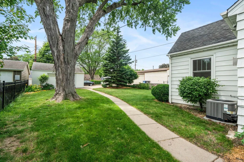 5750 Pleasant Avenue Minneapolis, MN 55419