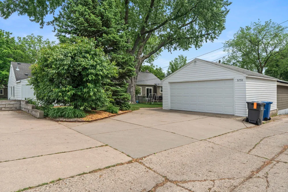 5750 Pleasant Avenue Minneapolis, MN 55419