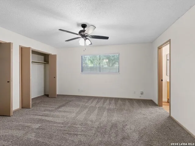 102 Mossridge Universal City, TX 78148