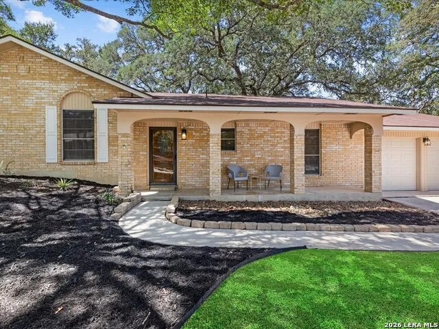 102 Mossridge Universal City, TX 78148
