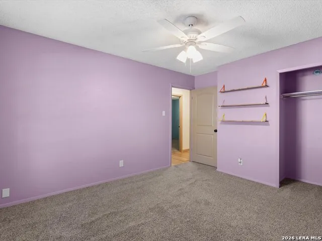 102 Mossridge Universal City, TX 78148