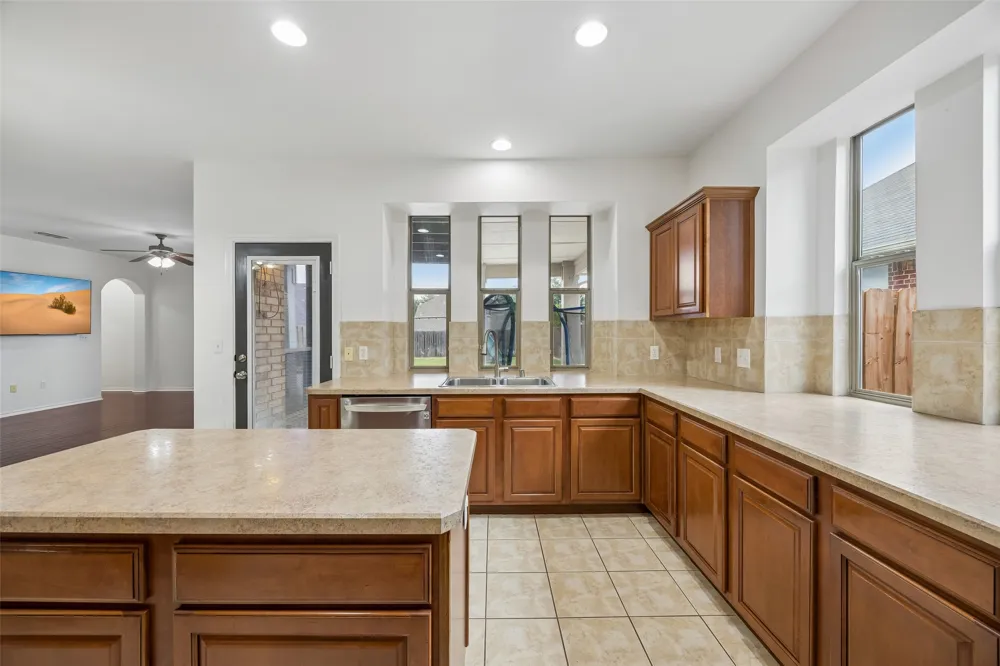 1121 Ponderosa Drive Aubrey, TX 76227