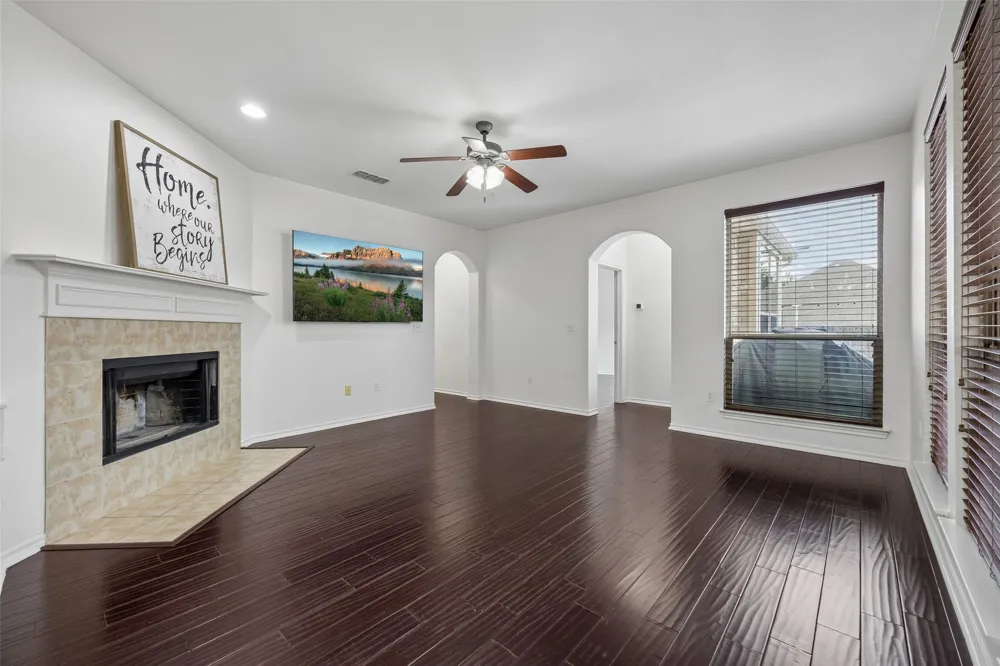 1121 Ponderosa Drive Aubrey, TX 76227