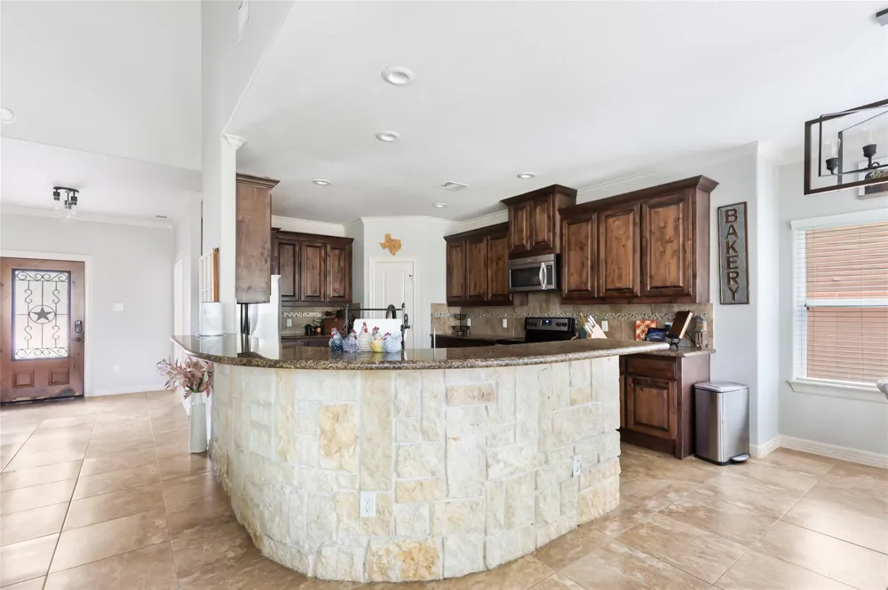 1922 Shark Court Crosby, TX 77532