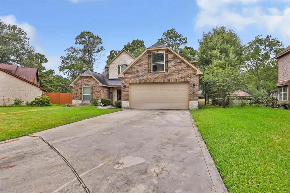 1922 Shark Court Crosby, TX 77532