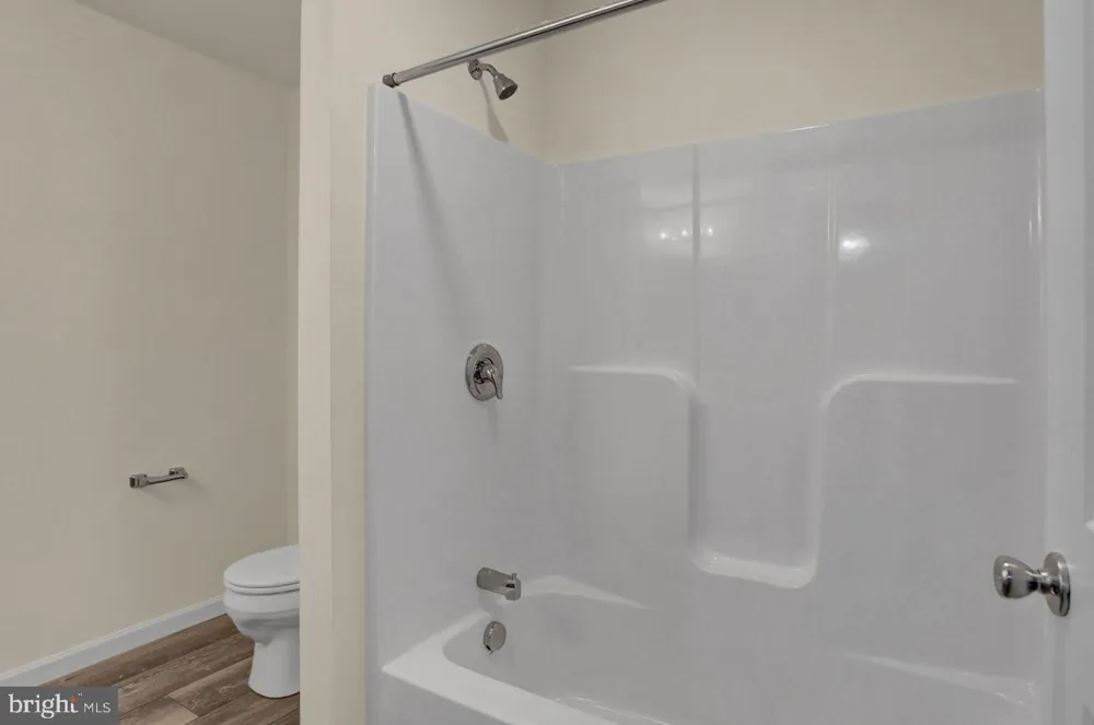 182 DELANO DRIVE Chambersburg, PA 17201
