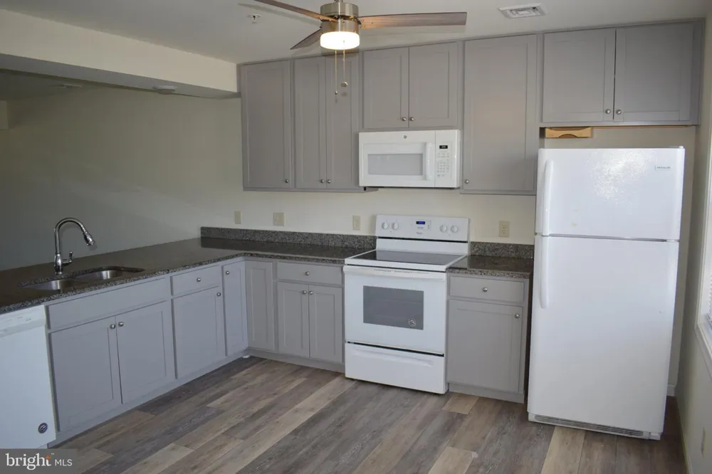 182 DELANO DRIVE Chambersburg, PA 17201