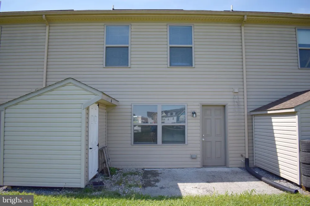 182 DELANO DRIVE Chambersburg, PA 17201