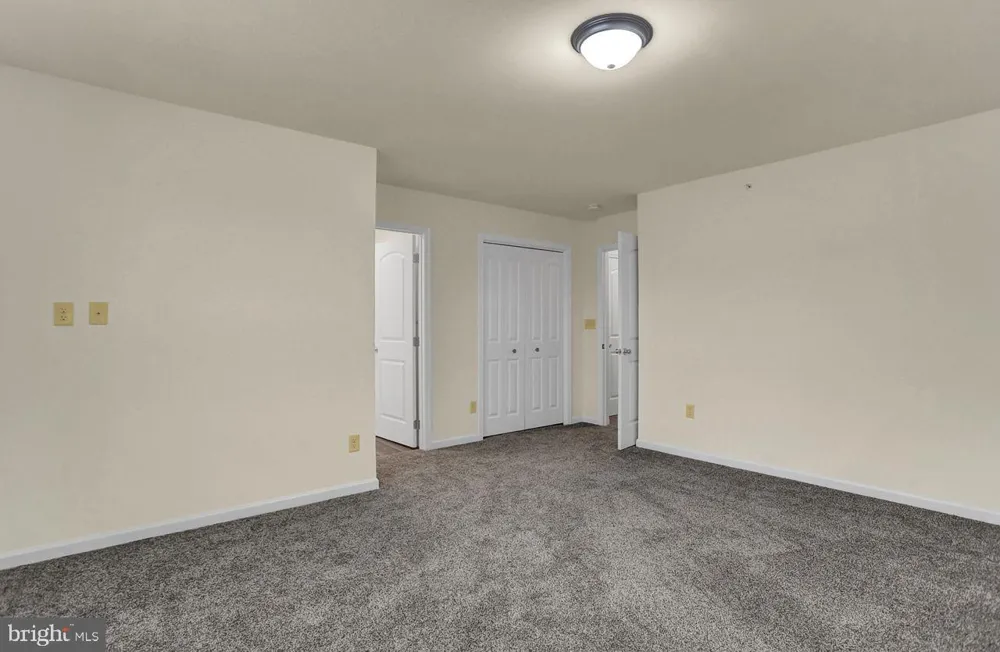 182 DELANO DRIVE Chambersburg, PA 17201