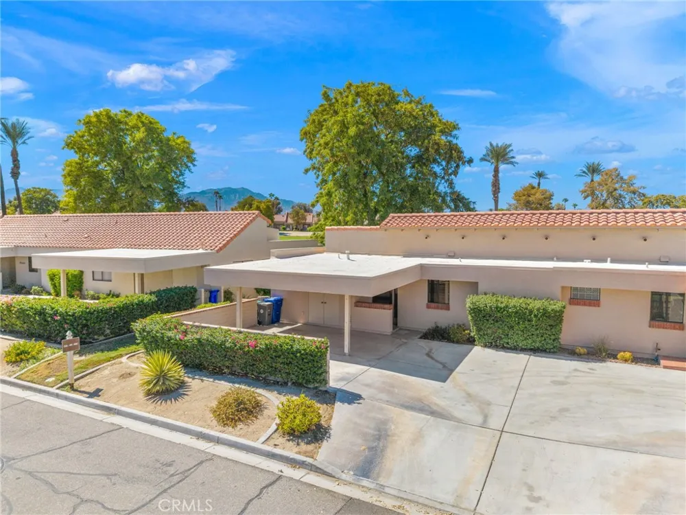 41631 Resorter Palm Desert, CA 92211