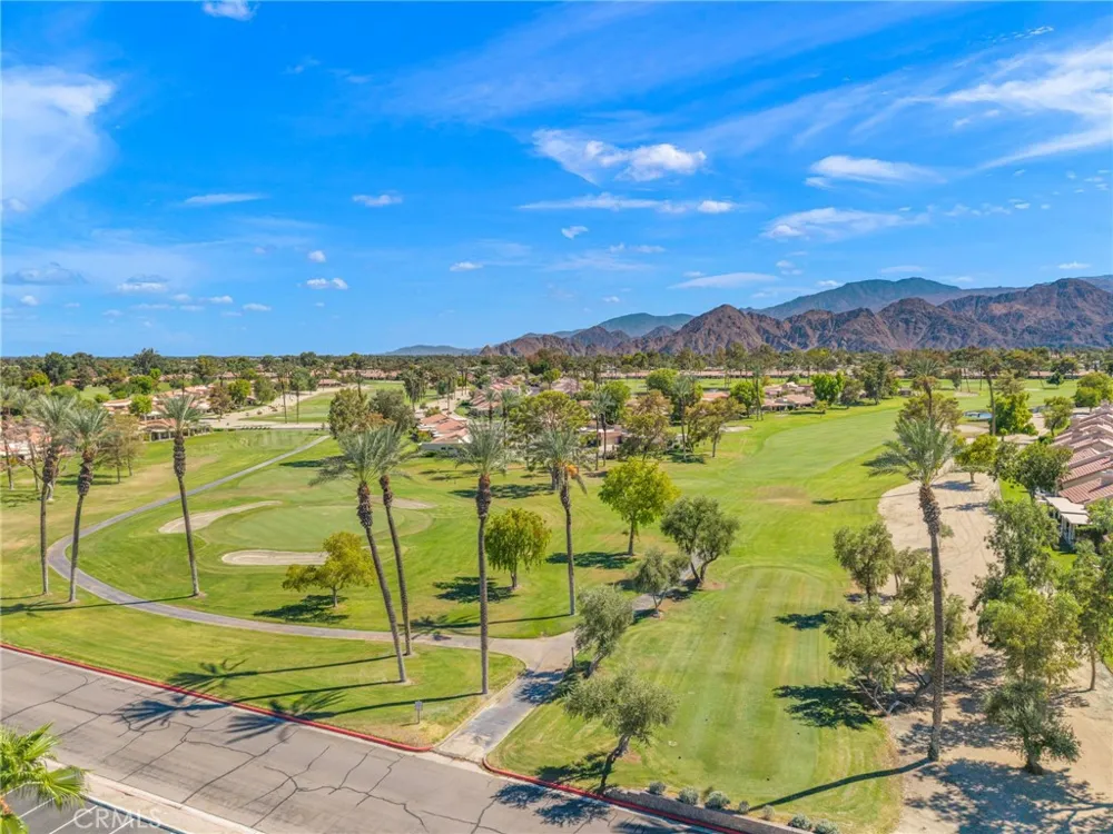 41631 Resorter Palm Desert, CA 92211