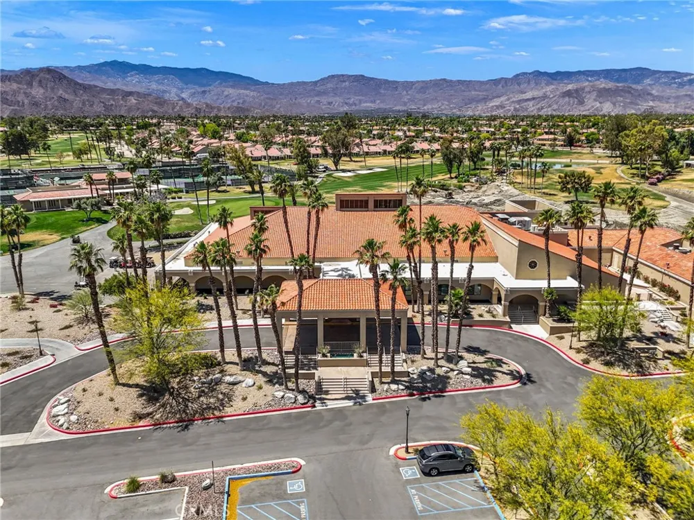 41631 Resorter Palm Desert, CA 92211
