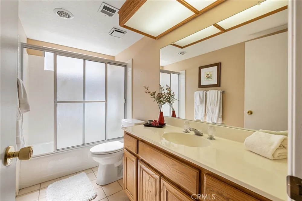 41631 Resorter Palm Desert, CA 92211