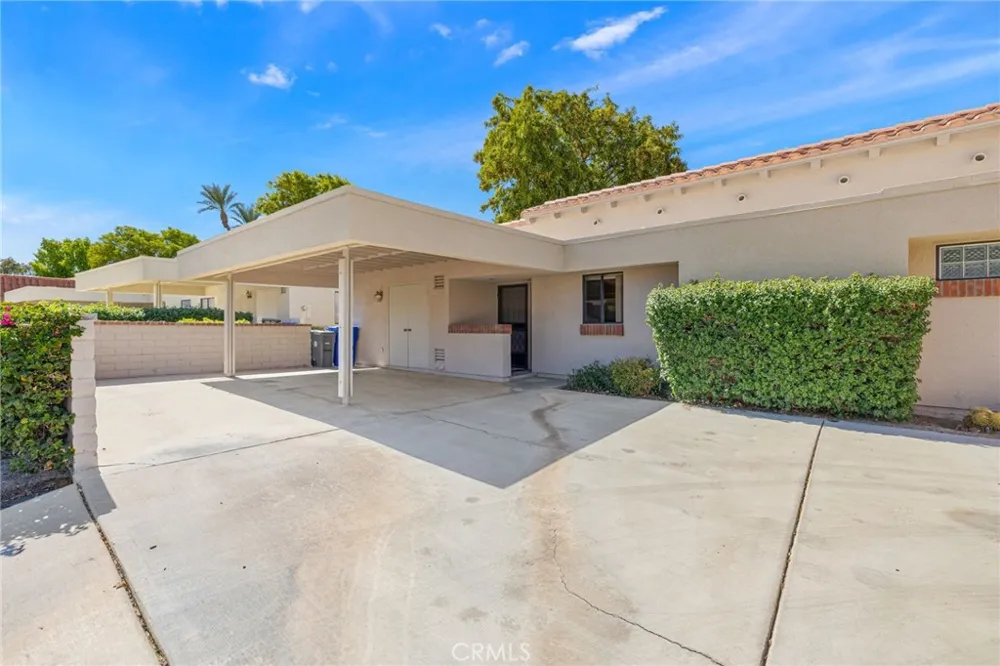 41631 Resorter Palm Desert, CA 92211