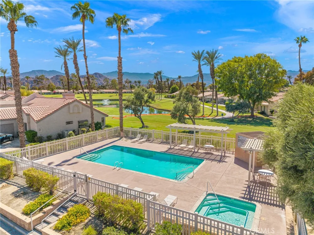 41631 Resorter Palm Desert, CA 92211