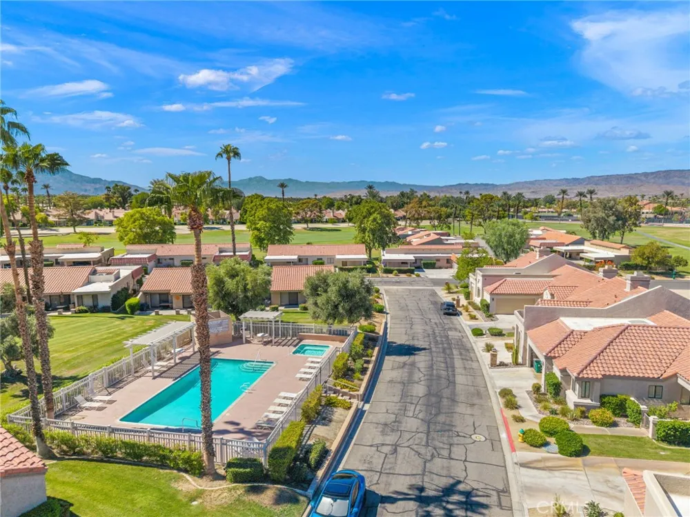 41631 Resorter Palm Desert, CA 92211