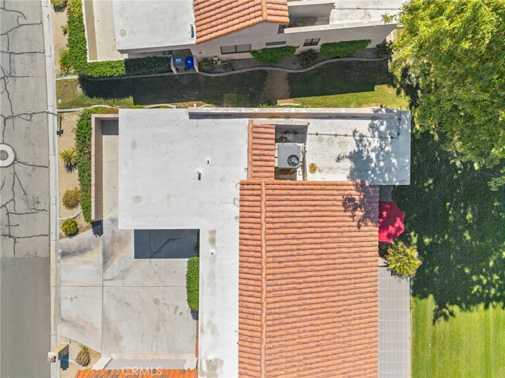 41631 Resorter Palm Desert, CA 92211